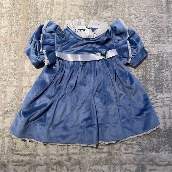 🚨 3 for $25 - VINTAGE Baby Dress - Picture 1 of 10